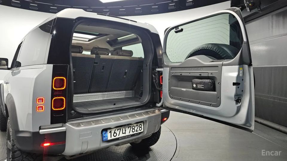 Land Rover Defender