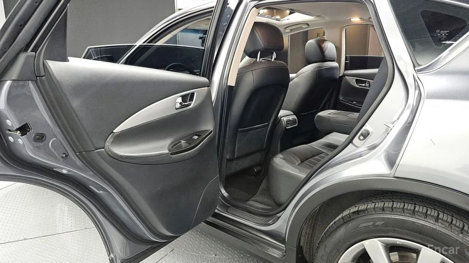 Infiniti QX50