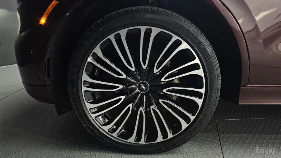 Lincoln Aviator