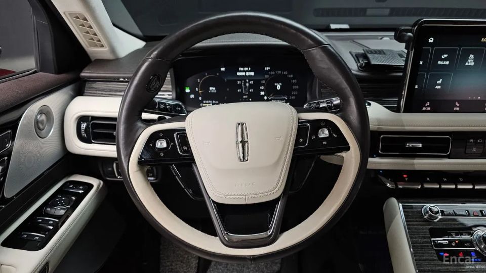 Lincoln Aviator