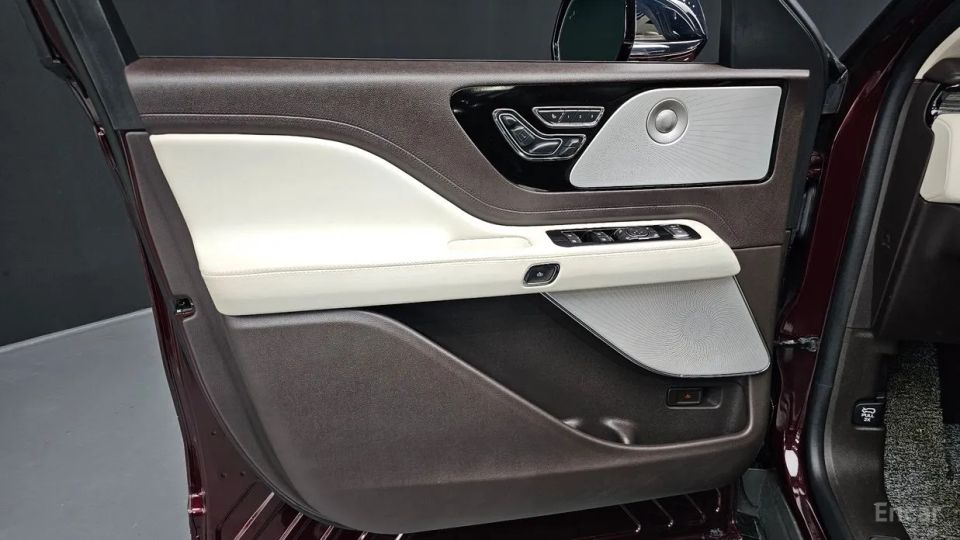 Lincoln Aviator
