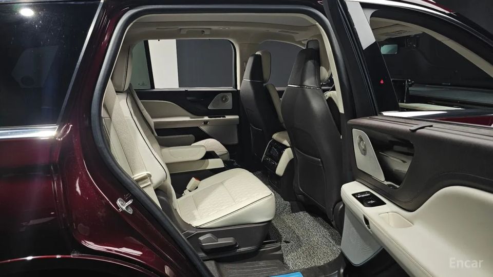 Lincoln Aviator