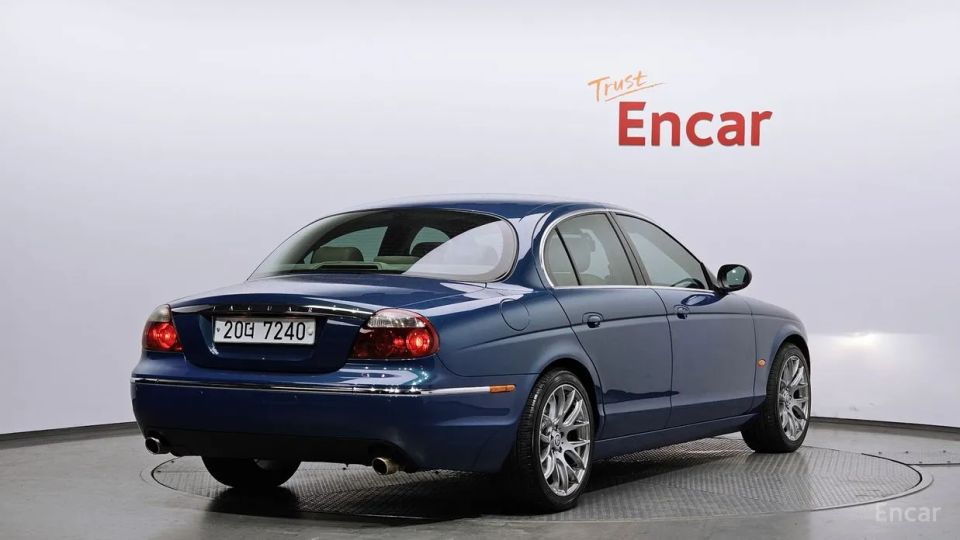 Jaguar S-TYPE