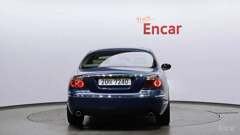 Jaguar S-TYPE