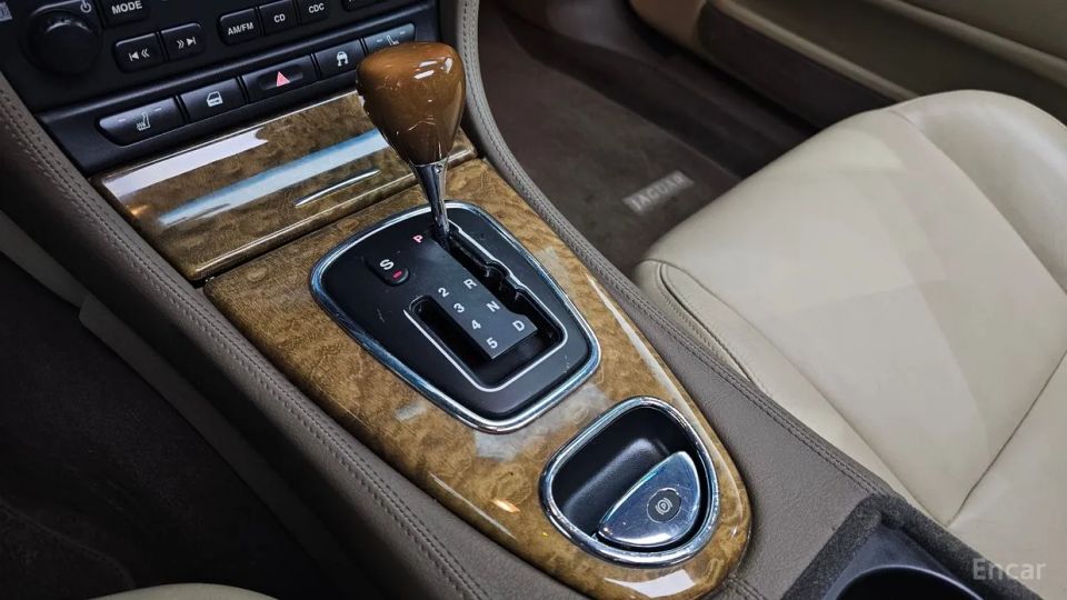 Jaguar S-TYPE
