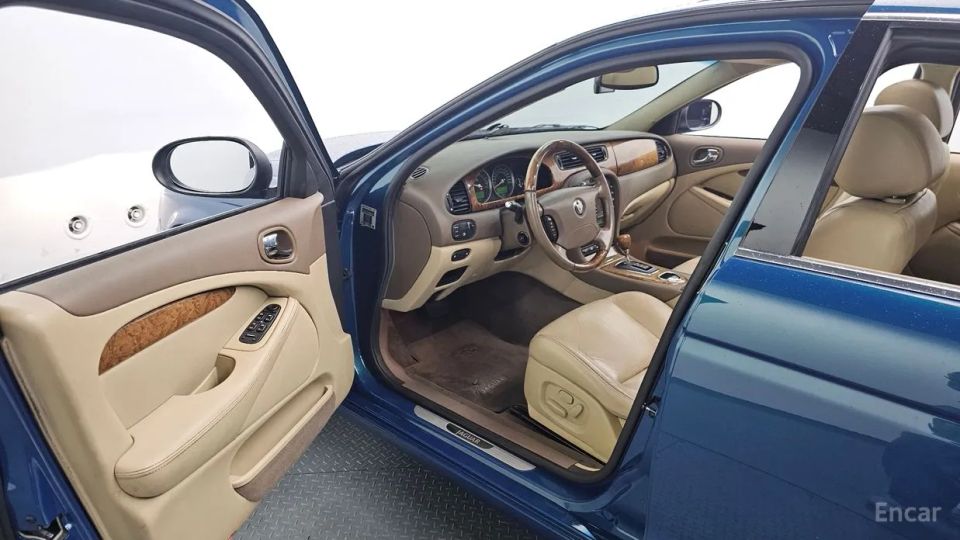 Jaguar S-TYPE