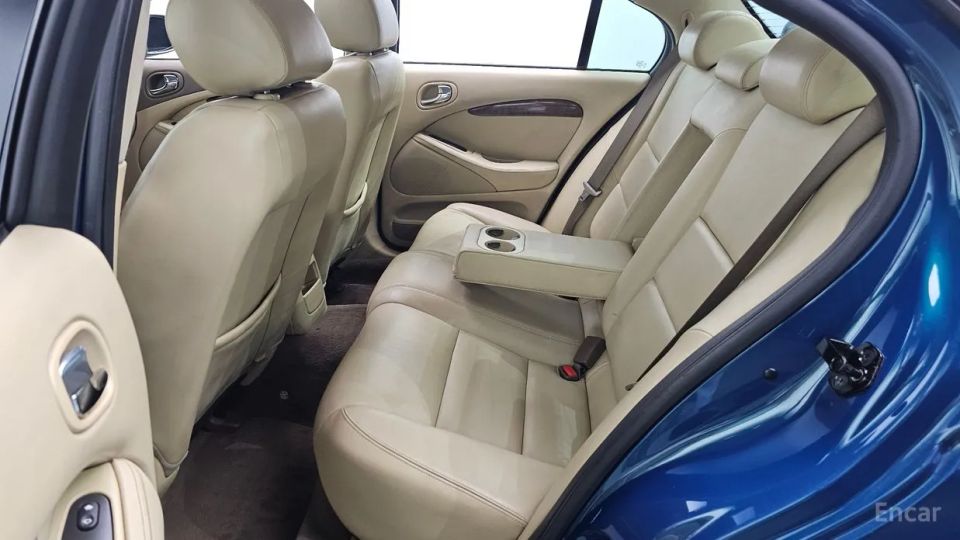 Jaguar S-TYPE