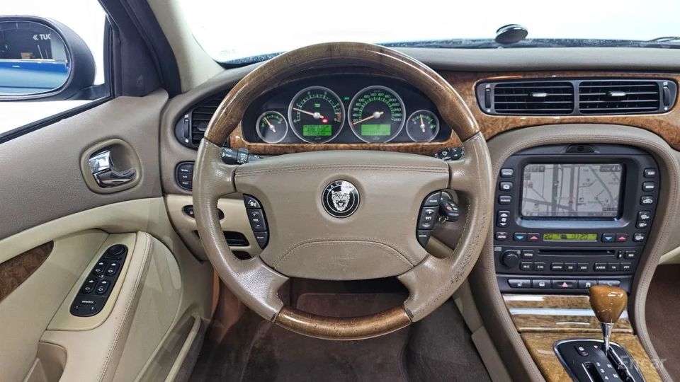 Jaguar S-TYPE