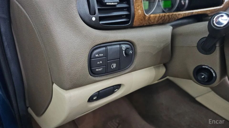 Jaguar S-TYPE