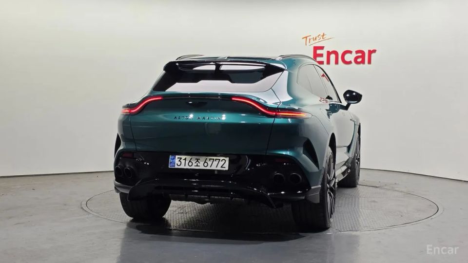 Astonmartin DBX
