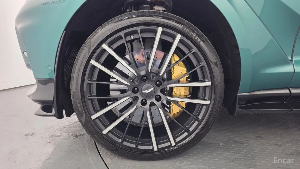 Astonmartin DBX