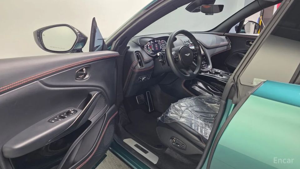 Astonmartin DBX