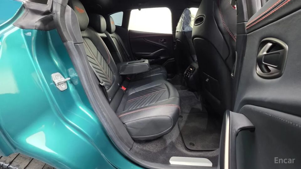 Astonmartin DBX
