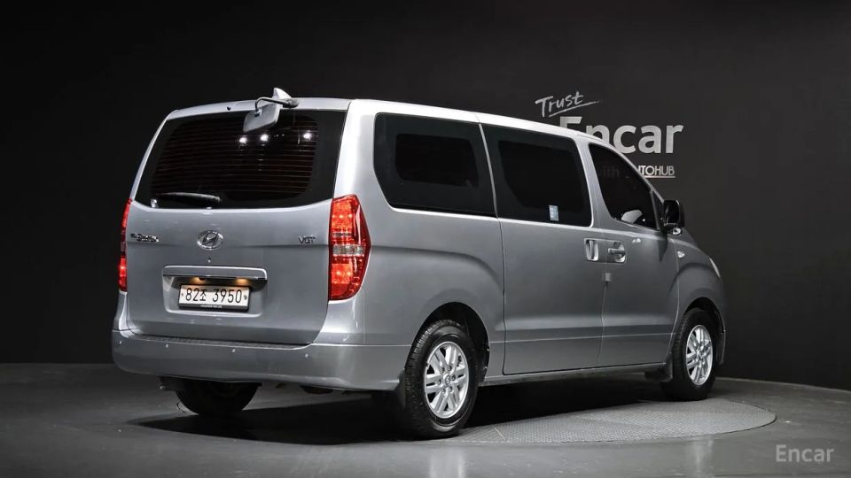 Hyundai Starex
