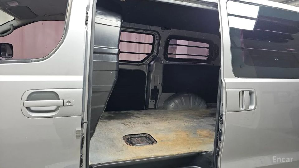 Hyundai Starex