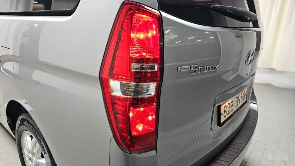 Hyundai Starex
