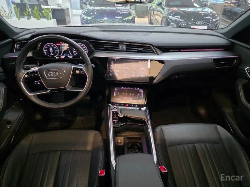 Audi Q8 e-tron