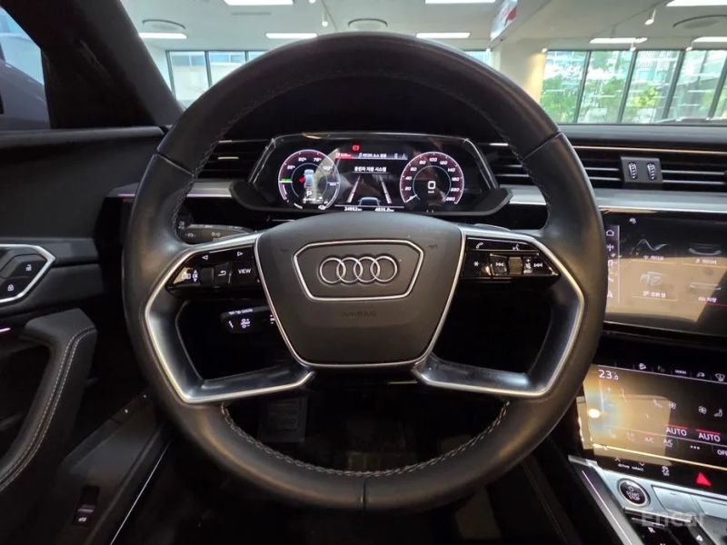 Audi Q8 e-tron