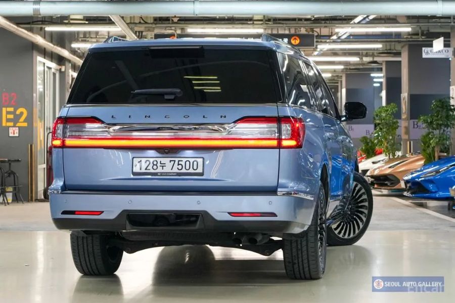 Lincoln Navigator