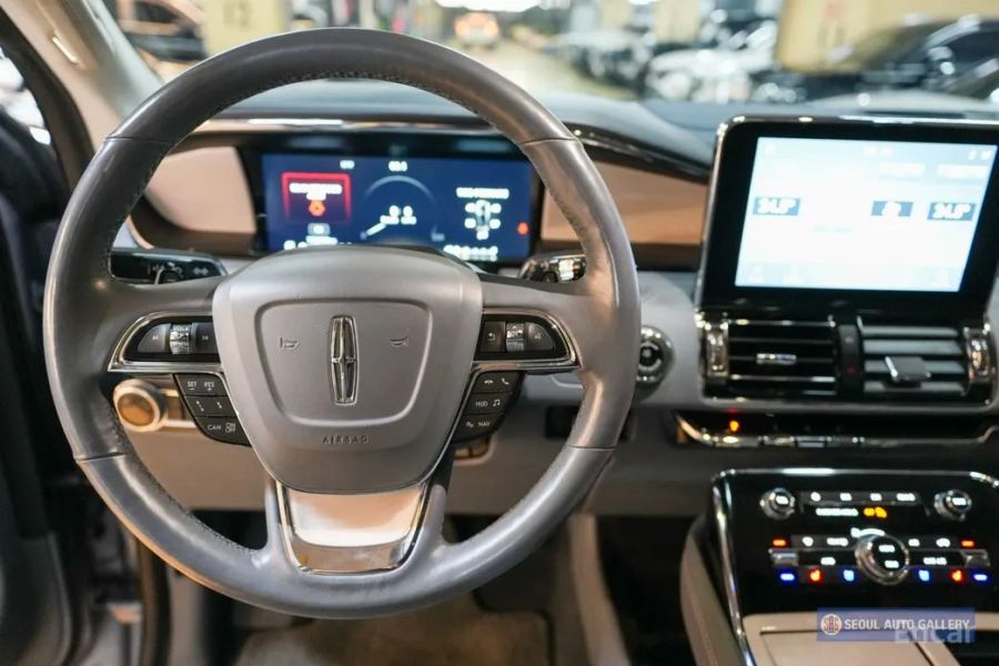 Lincoln Navigator
