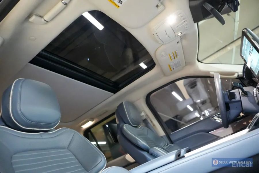 Lincoln Navigator