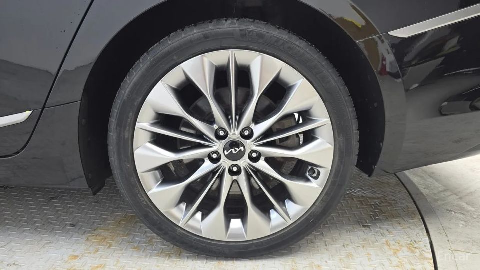 Kia K8
