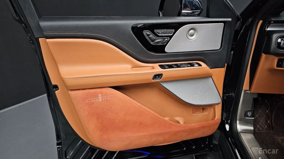 Lincoln Aviator