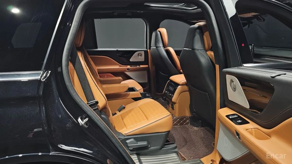 Lincoln Aviator