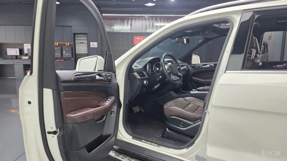 Mercedes-Benz M-class