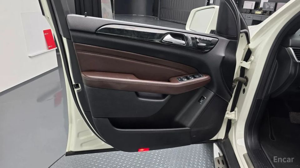 Mercedes-Benz M-class