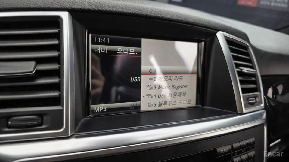 Mercedes-Benz M-class
