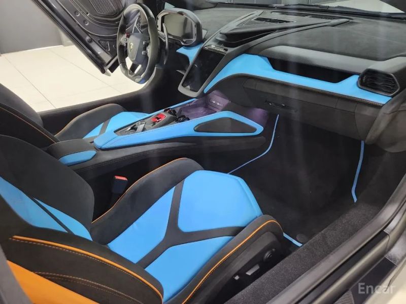 Lamborghini Revuelto