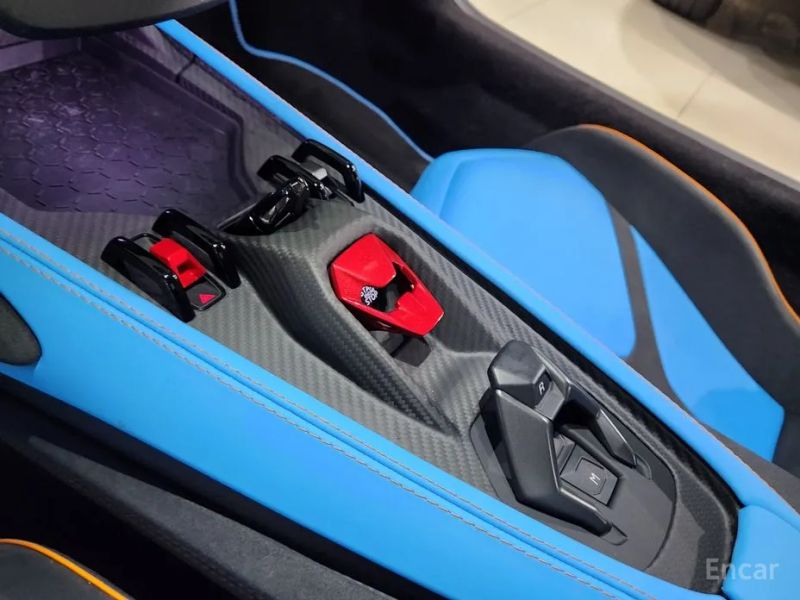 Lamborghini Revuelto