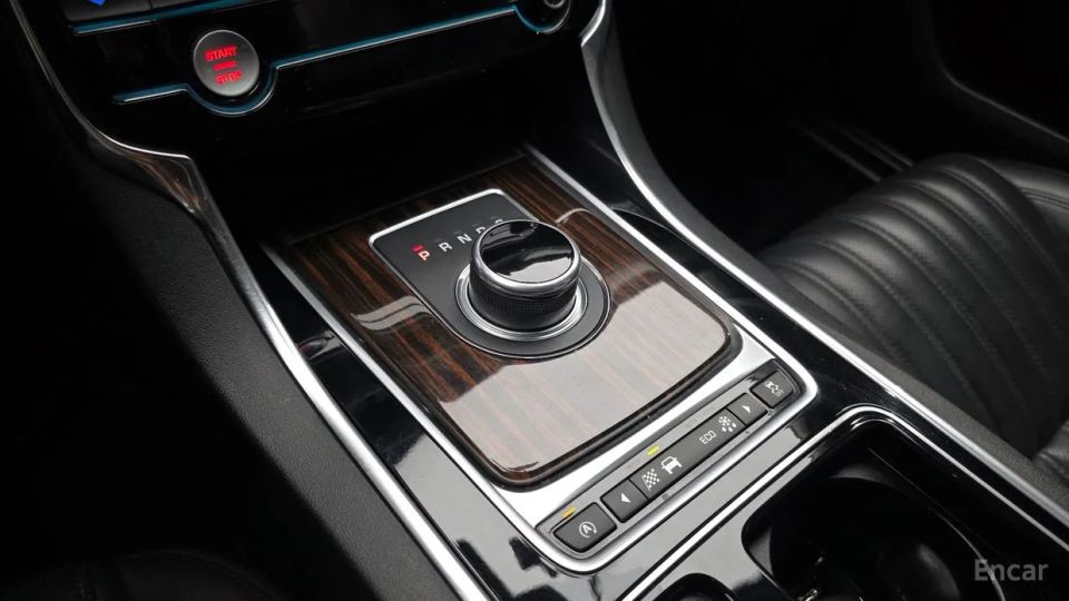 Jaguar xf