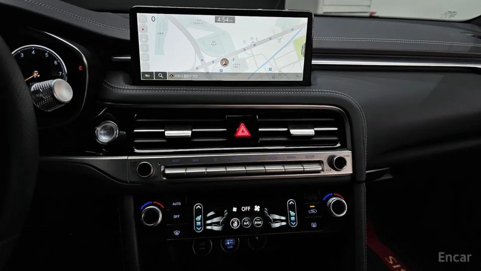 Genesis G70