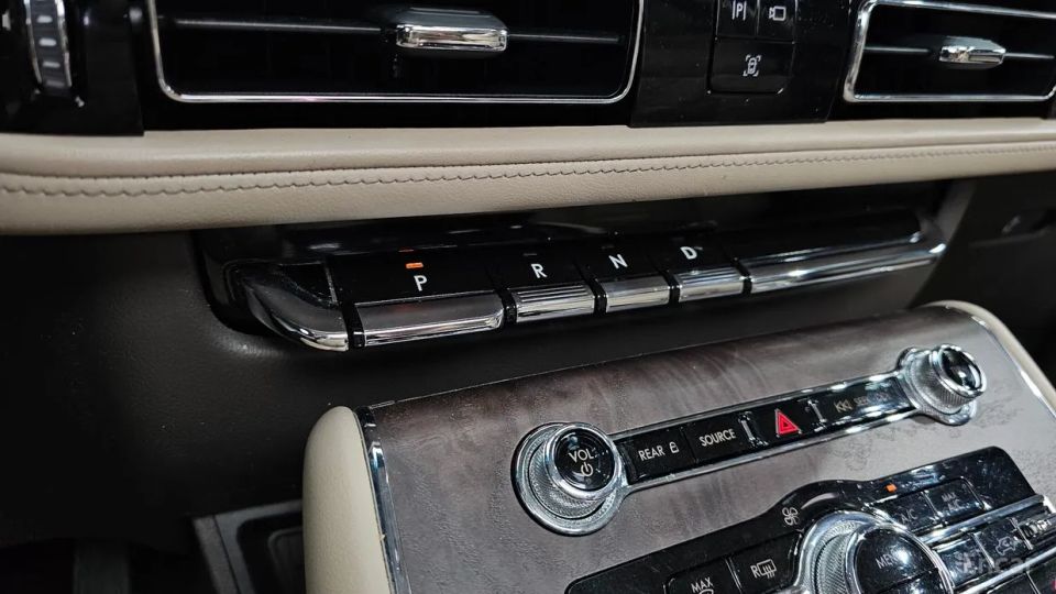 Lincoln Aviator