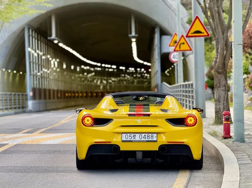 Ferrari 488