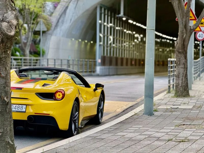 Ferrari 488