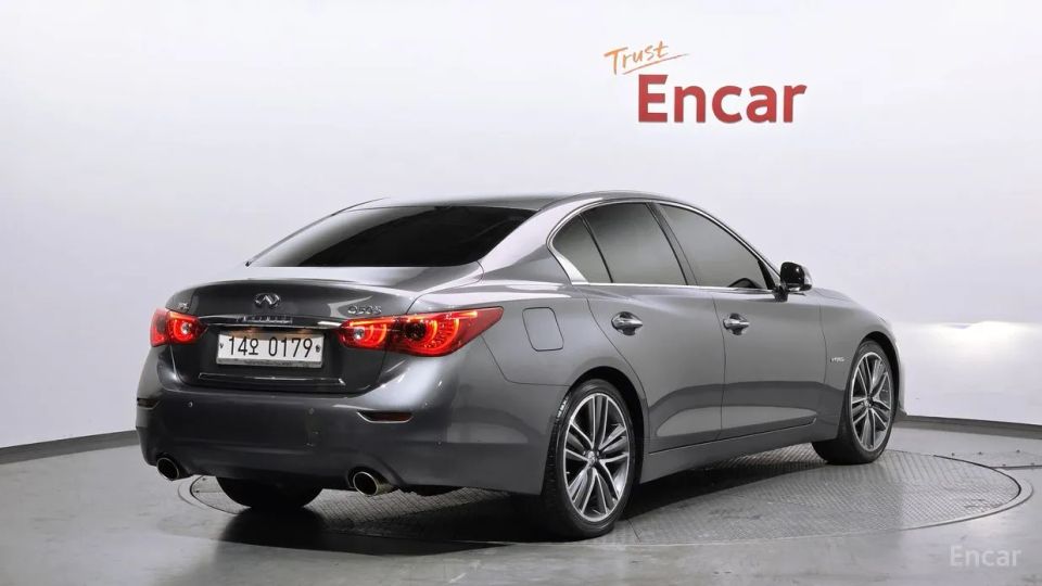 Infiniti Q50