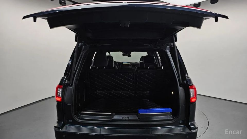 Lincoln Navigator