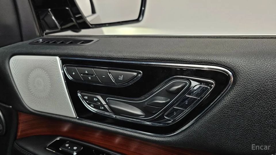 Lincoln Navigator