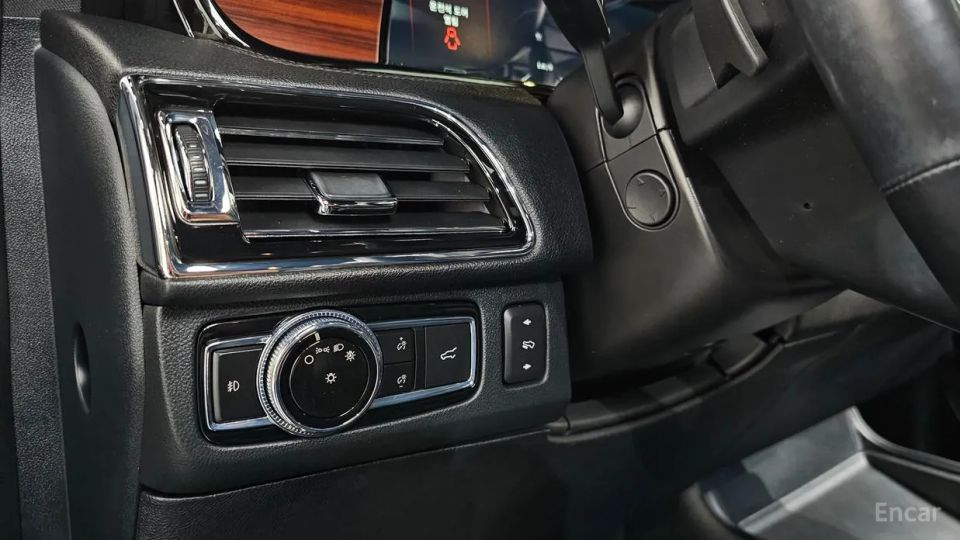Lincoln Navigator