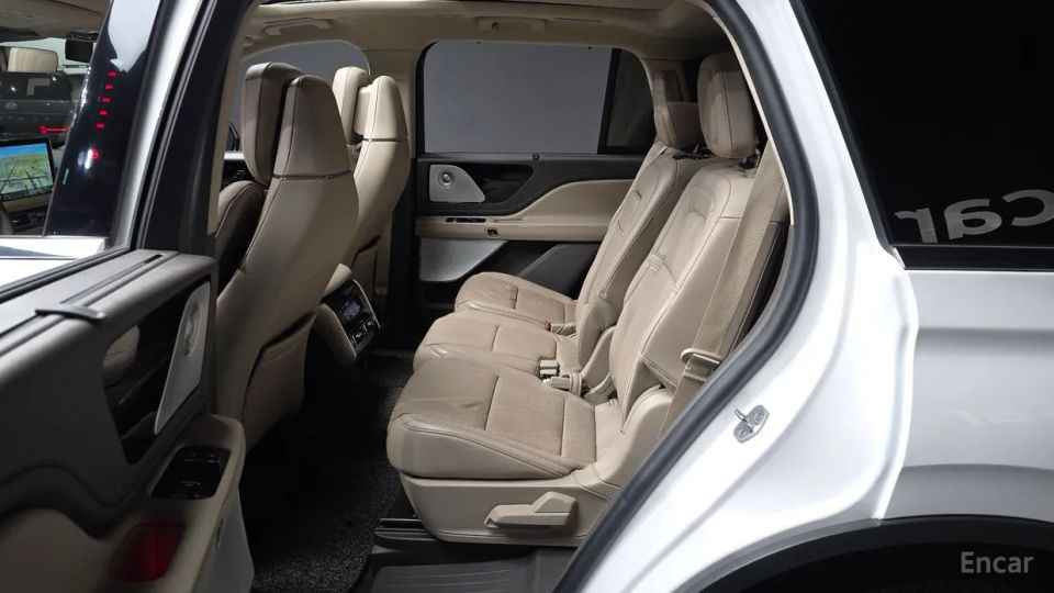 Lincoln Aviator