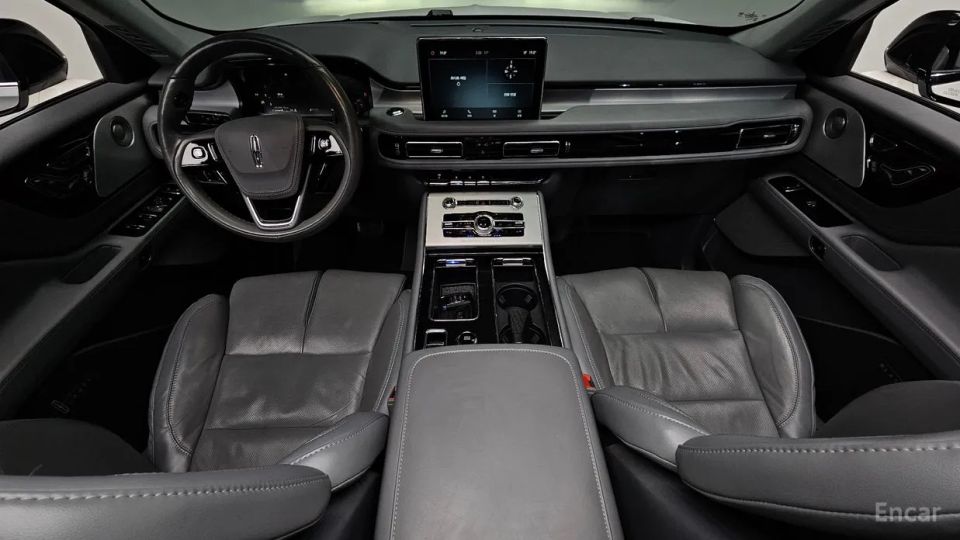 Lincoln Aviator