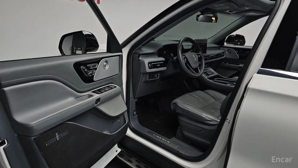 Lincoln Aviator