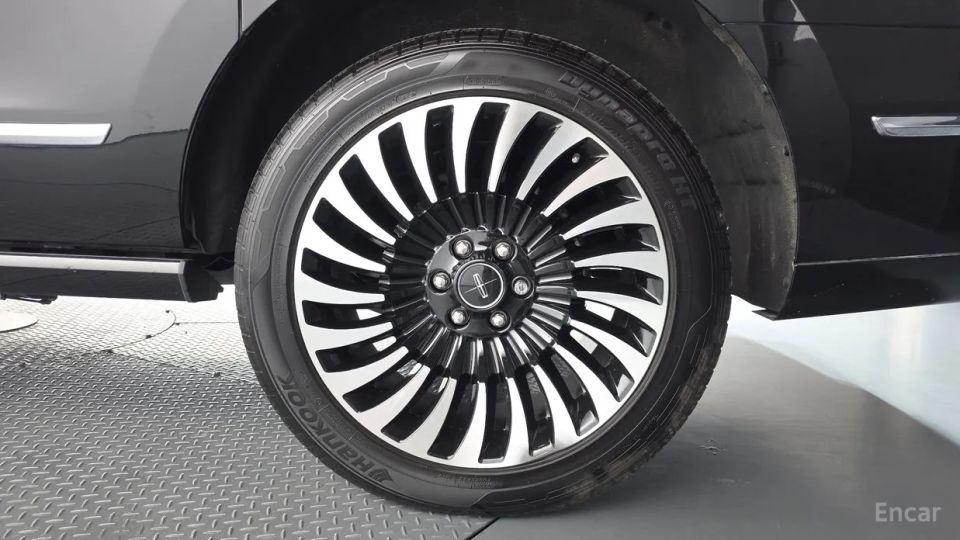 Lincoln Navigator