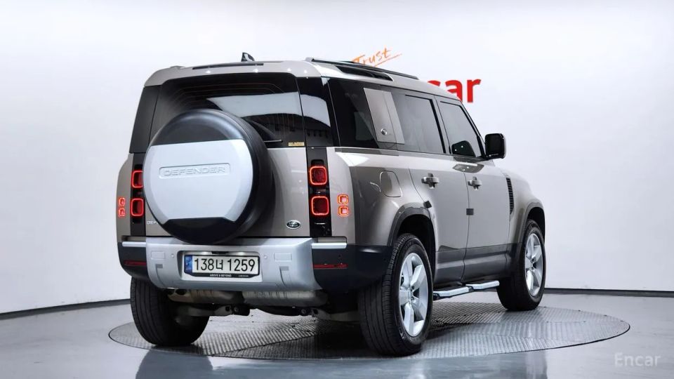 Land Rover Defender