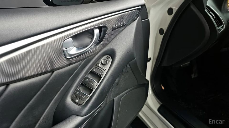 Infiniti Q50