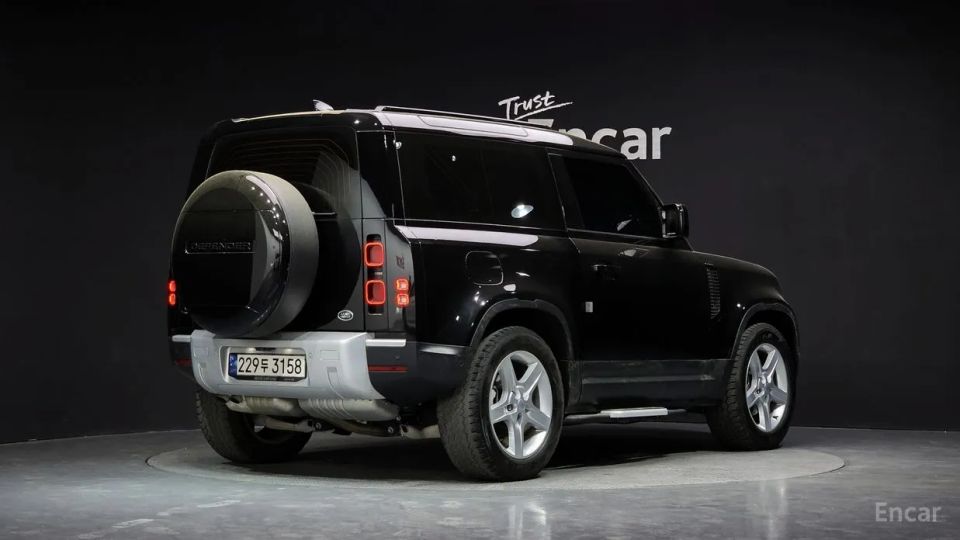Land Rover Defender