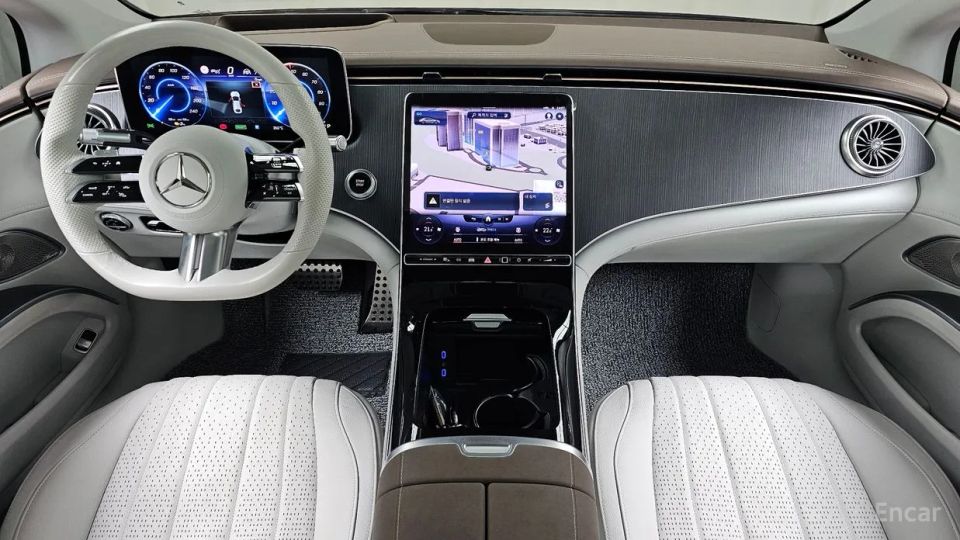 Mercedes-Benz EQS